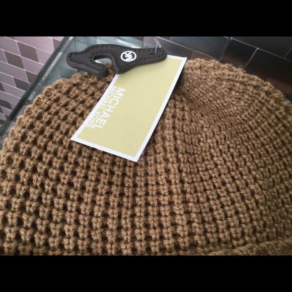 Michael Kors Cap - Picture 3 of 5